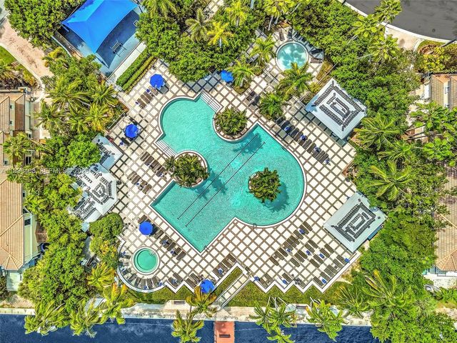 21050 Point Pl 302, Aventura, FL 33180