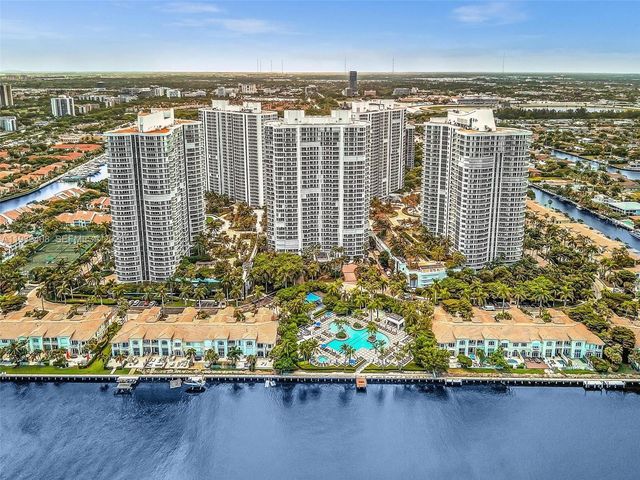 21050 Point Pl 302, Aventura, FL 33180
