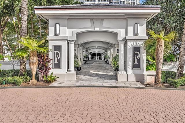 21050 Point Pl 302, Aventura, FL 33180