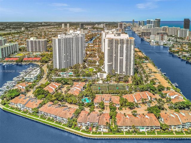 21050 Point Pl 302, Aventura, FL 33180