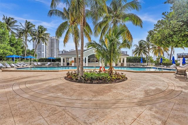 21050 Point Pl 302, Aventura, FL 33180