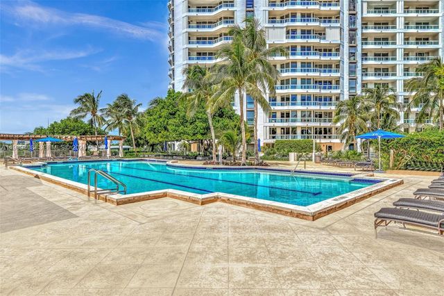 21050 Point Pl 302, Aventura, FL 33180