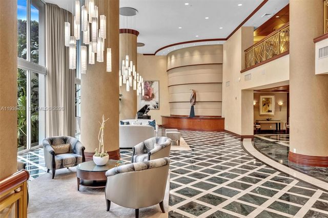 21050 Point Pl 302, Aventura, FL 33180