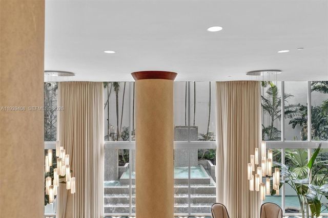 21050 Point Pl 302, Aventura, FL 33180