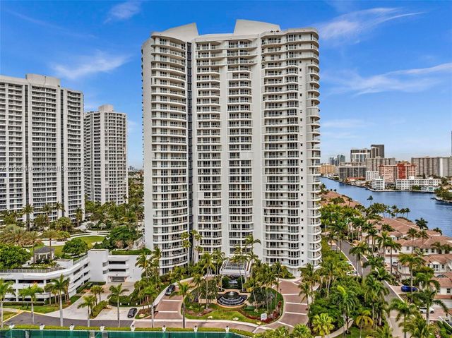 21050 Point Pl 302, Aventura, FL 33180