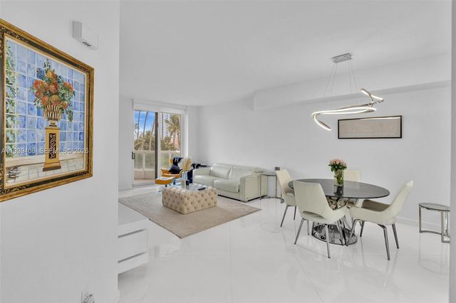 21050 Point Pl 302, Aventura, FL 33180