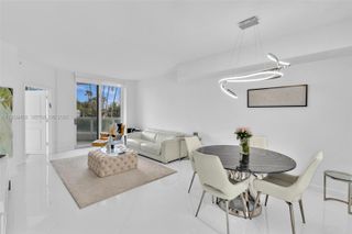 21050 Point Pl 302, Aventura, FL 33180