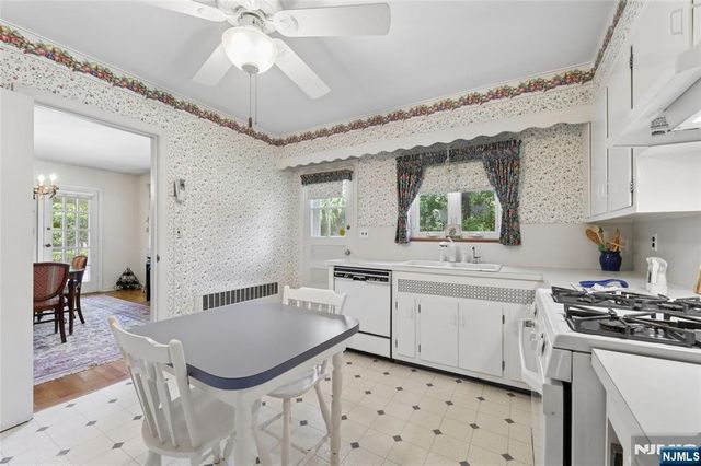 1 S Park Drive, Tenafly, NJ 07670