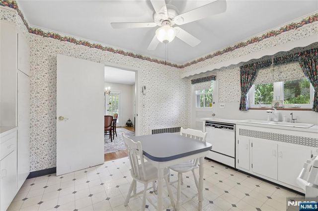 1 S Park Drive, Tenafly, NJ 07670