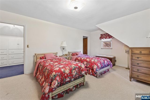 1 S Park Drive, Tenafly, NJ 07670
