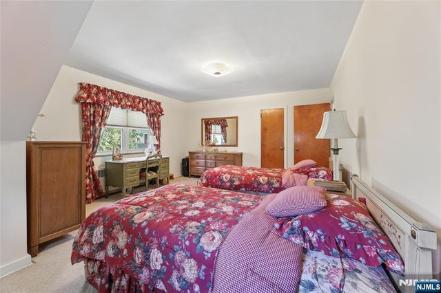 1 S Park Drive, Tenafly, NJ 07670