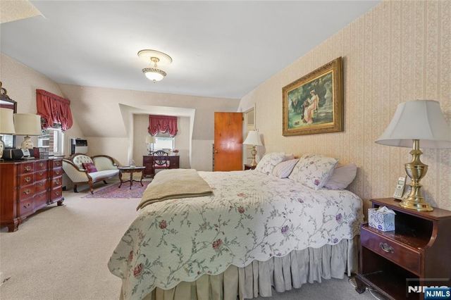 1 S Park Drive, Tenafly, NJ 07670