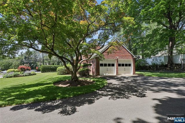 1 S Park Drive, Tenafly, NJ 07670