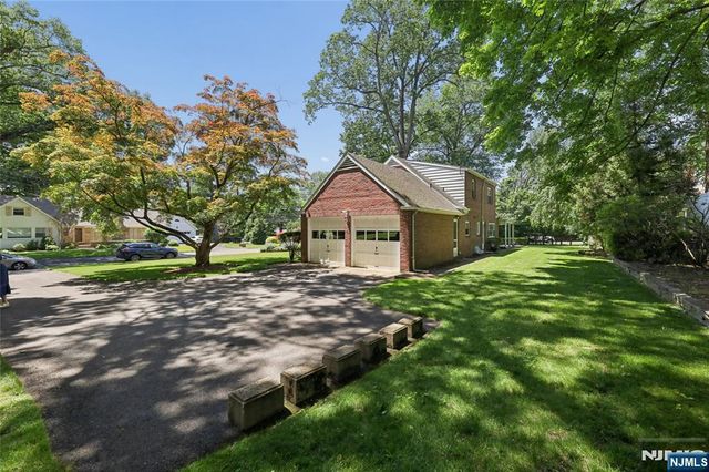 1 S Park Drive, Tenafly, NJ 07670