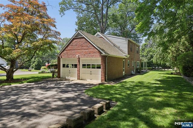 1 S Park Drive, Tenafly, NJ 07670