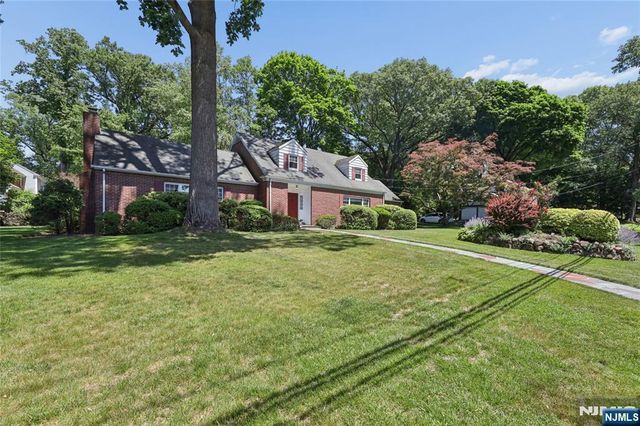 1 S Park Drive, Tenafly, NJ 07670