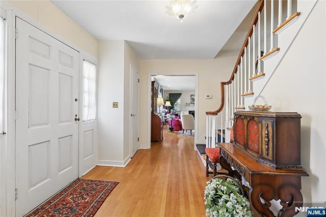 1 S Park Drive, Tenafly, NJ 07670