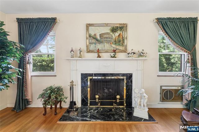 1 S Park Drive, Tenafly, NJ 07670