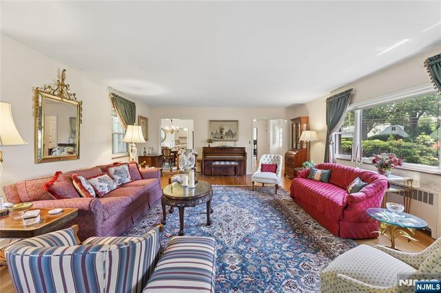 1 S Park Drive, Tenafly, NJ 07670