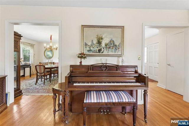 1 S Park Drive, Tenafly, NJ 07670