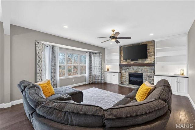 24 Hawthorne Court, O'fallon, MO 63366