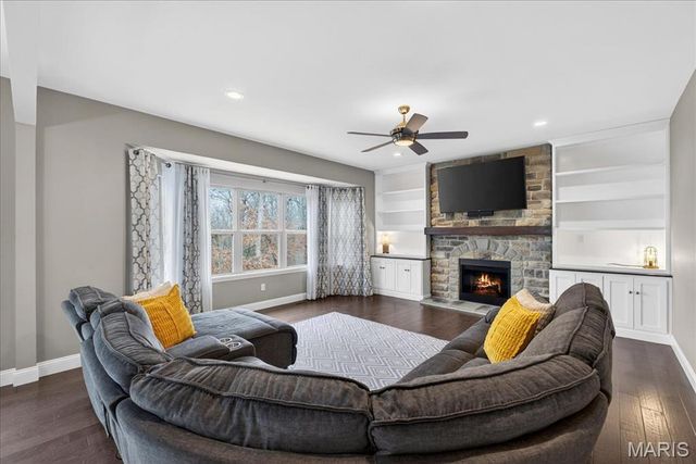 24 Hawthorne Court, O'fallon, MO 63366