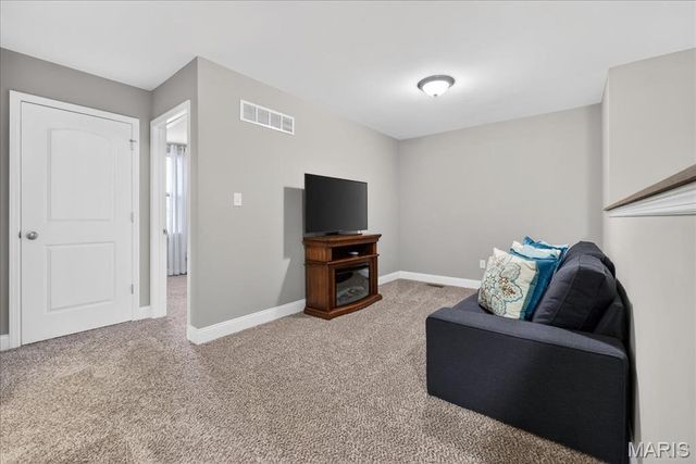 24 Hawthorne Court, O'fallon, MO 63366