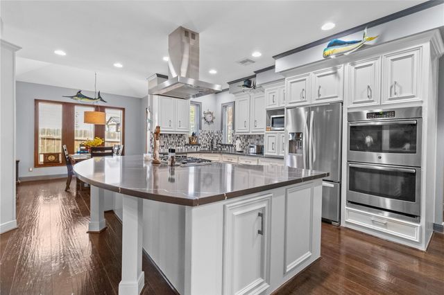 3934 Tres Drive, Galveston, TX 77554