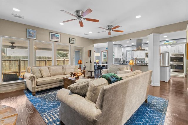 3934 Tres Drive, Galveston, TX 77554