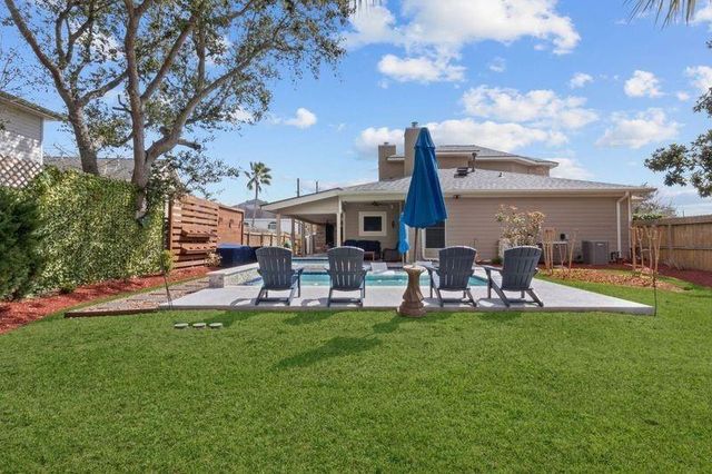 3934 Tres Drive, Galveston, TX 77554