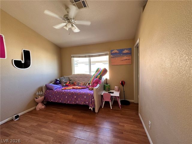 8401 Tiger Woods Avenue, Las Vegas, NV 89128