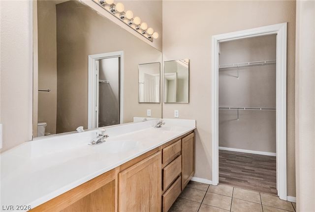 8401 Tiger Woods Avenue, Las Vegas, NV 89128