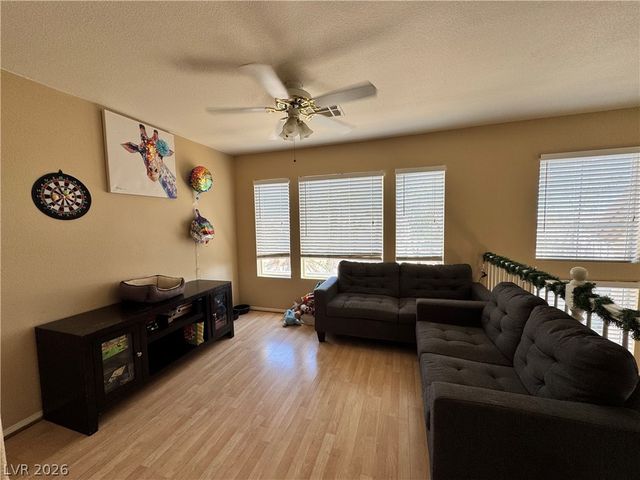 8401 Tiger Woods Avenue, Las Vegas, NV 89128