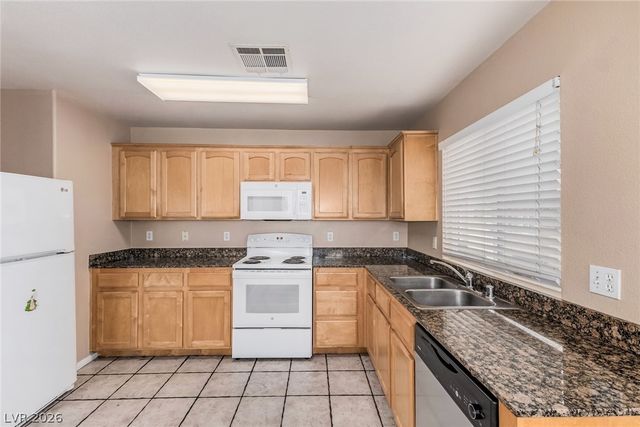 8401 Tiger Woods Avenue, Las Vegas, NV 89128