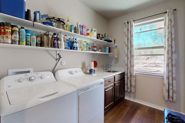 651 County Road 379, Caldwell, TX 77836