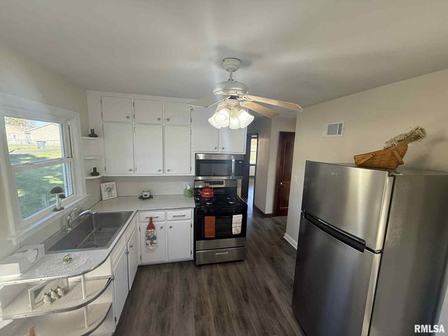 3 Suburban Heights, Milan, IL 61264