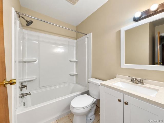 248 Concord Lane, Middletown, NY 10940