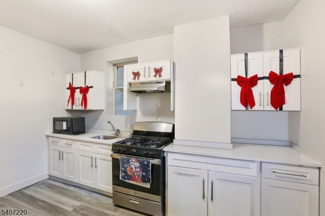 106 Wegman Pkwy, Jersey City, NJ 07305