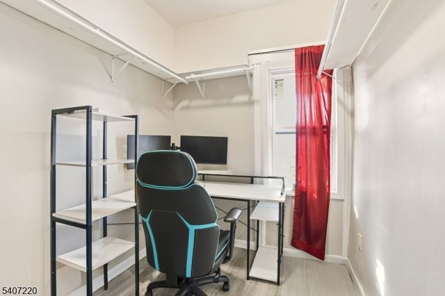 106 Wegman Pkwy, Jersey City, NJ 07305