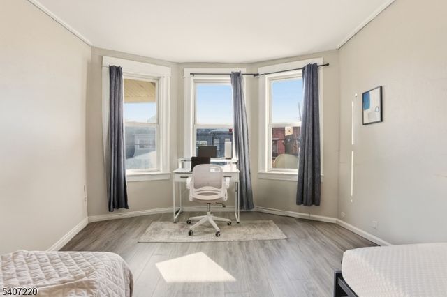 106 Wegman Pkwy, Jersey City, NJ 07305