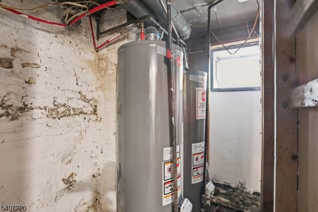 106 Wegman Pkwy, Jersey City, NJ 07305