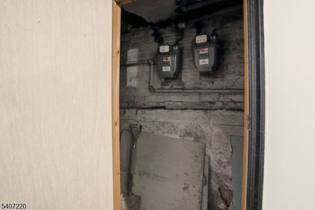 106 Wegman Pkwy, Jersey City, NJ 07305