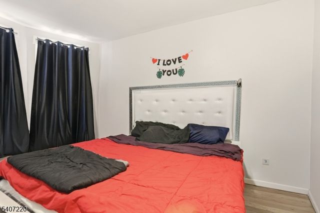 106 Wegman Pkwy, Jersey City, NJ 07305