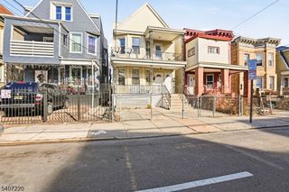 106 Wegman Pkwy, Jersey City, NJ 07305