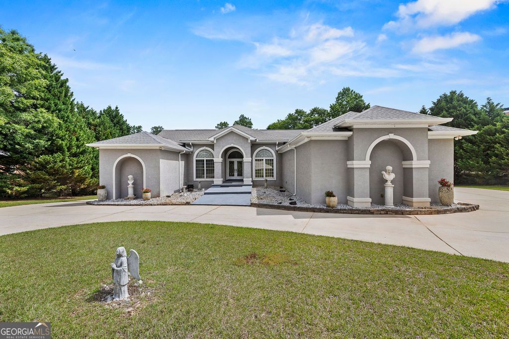 145 Lees Overlook, Fayetteville, GA 30214
