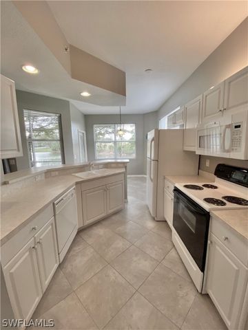 354 Dover PL D-104, Naples, FL 34104