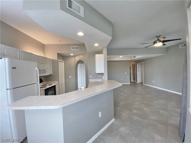 354 Dover PL D-104, Naples, FL 34104