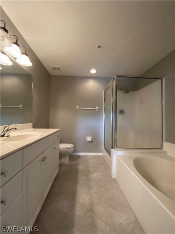 354 Dover PL D-104, Naples, FL 34104