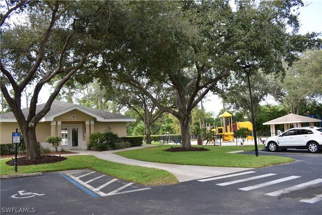 354 Dover PL D-104, Naples, FL 34104