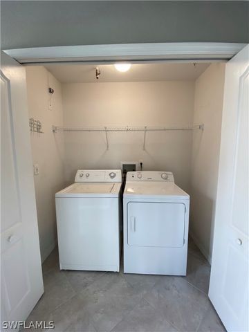 354 Dover PL D-104, Naples, FL 34104